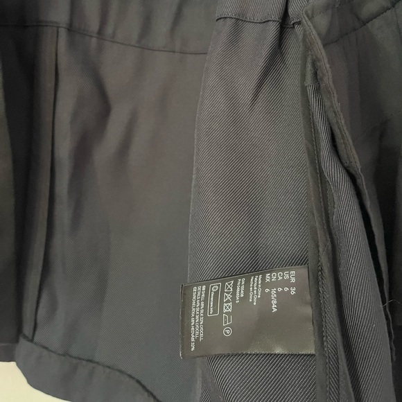 H&M Conscious Silk Blend Oversized tie Blazer (Size 6) - Picture 5 of 6